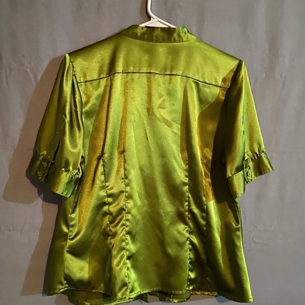 Vntg. Apt.9 Sz-LP Silky/Smooth Green Short Sleve Botton Blouse, Ruffles & Pleats - Picture 4 of 6